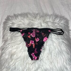 VS PINK LACEY THONG ($10 OR 3 FOR $25)